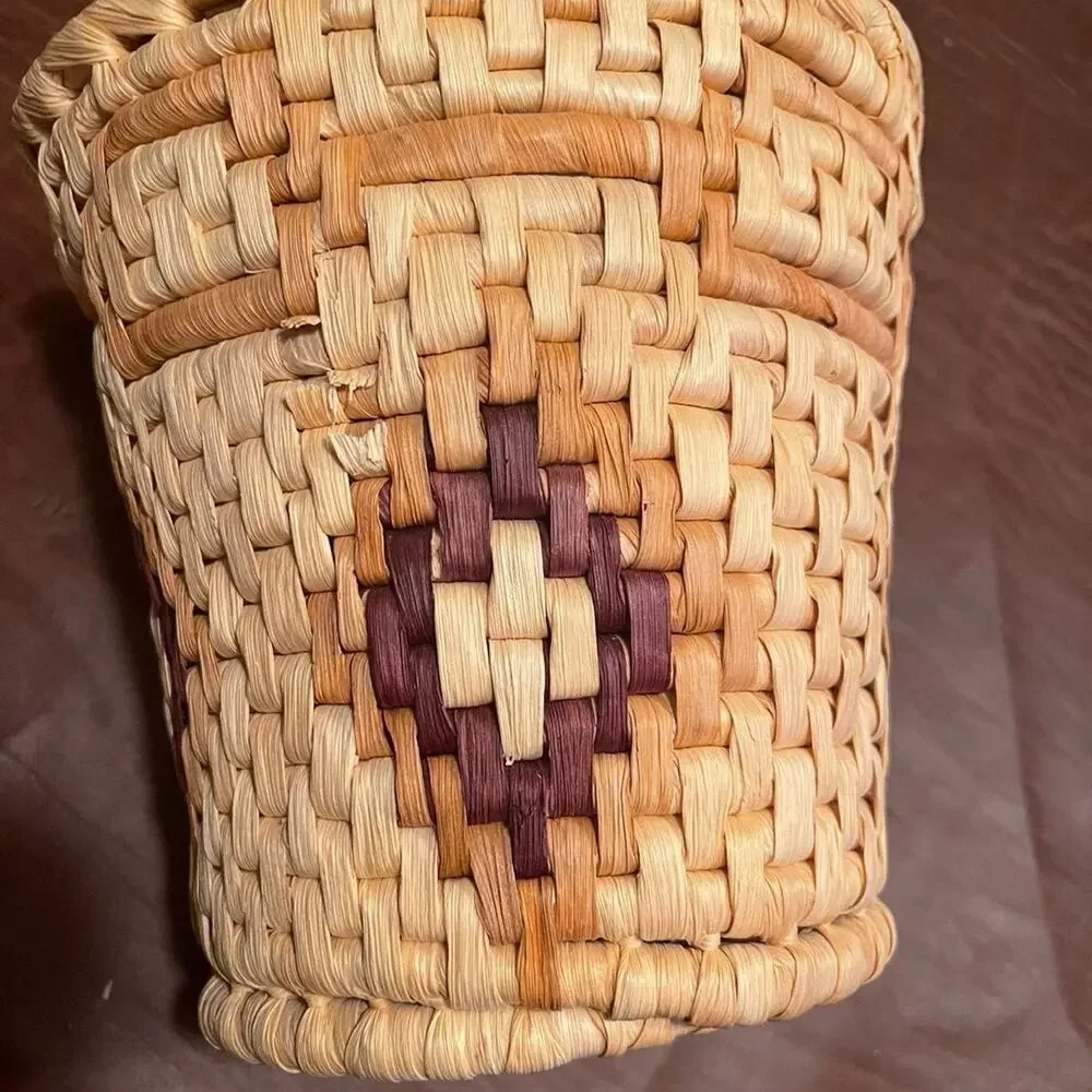 Basket weaved raffia 7-1/2”